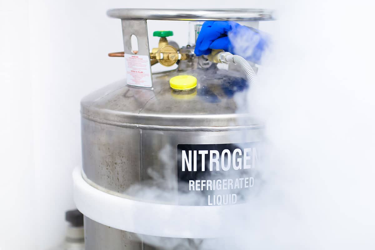 How to Protect Workers from Dry Ice & Liquid Nitrogen Worksite Medical